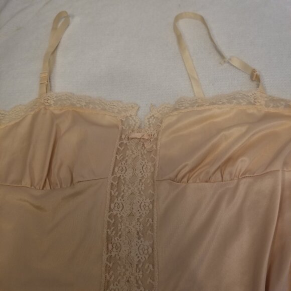 Vintage Beige/Nude Lace Slip Dress Kayser Bow Chemise Night Gown Made in Canada - Picture 5 of 12